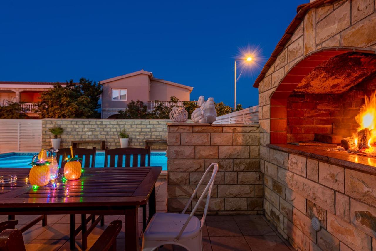 ויר Villa Karmen - Poolhouse מראה חיצוני תמונה