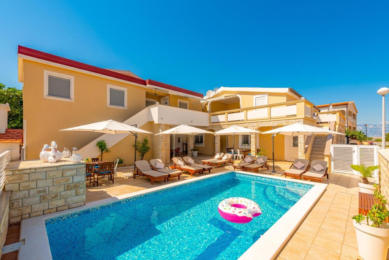 ויר Villa Karmen - Poolhouse מראה חיצוני תמונה