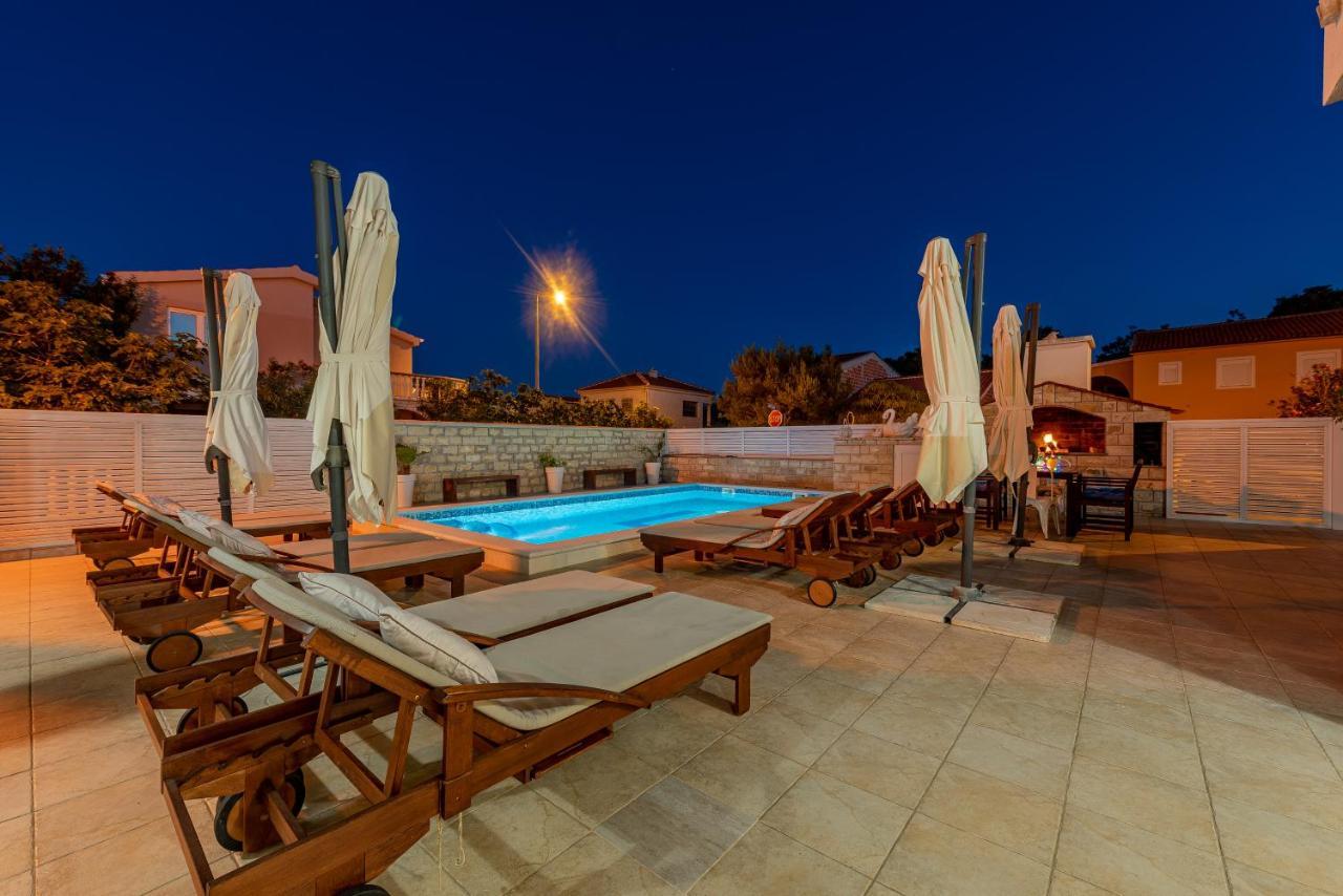 ויר Villa Karmen - Poolhouse מראה חיצוני תמונה