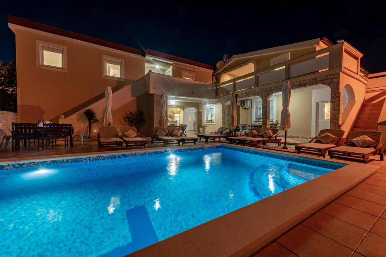 ויר Villa Karmen - Poolhouse מראה חיצוני תמונה