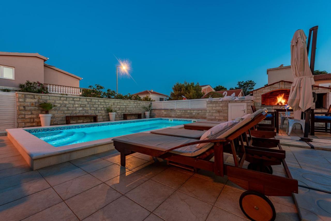 ויר Villa Karmen - Poolhouse מראה חיצוני תמונה