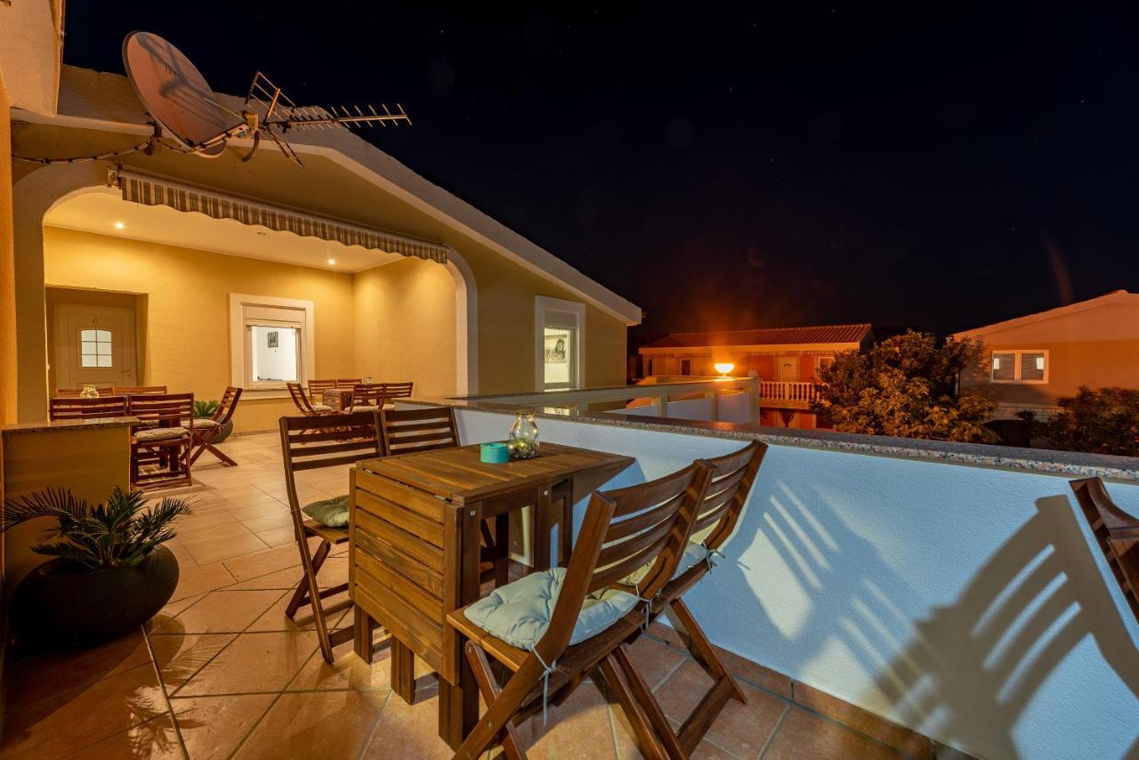ויר Villa Karmen - Poolhouse מראה חיצוני תמונה