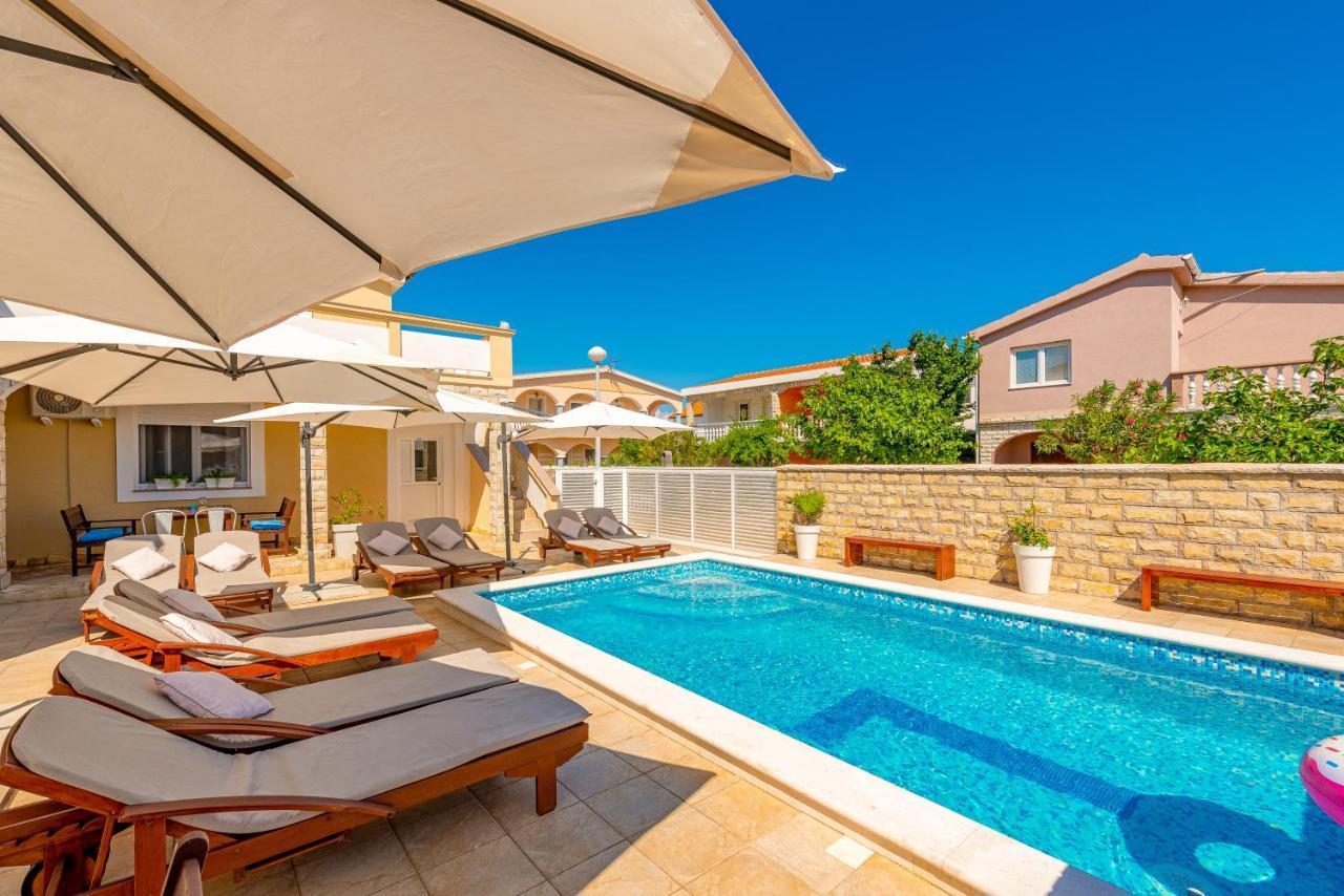 ויר Villa Karmen - Poolhouse מראה חיצוני תמונה