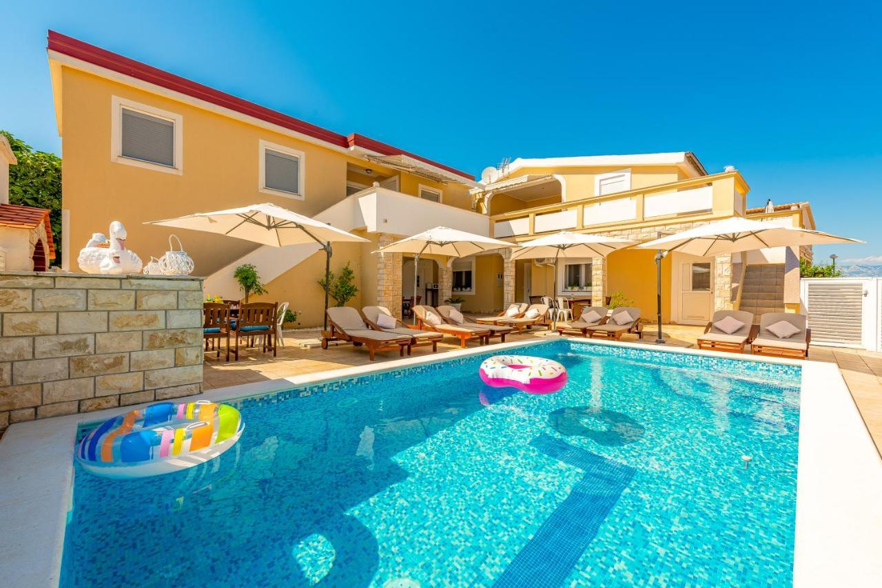 ויר Villa Karmen - Poolhouse מראה חיצוני תמונה