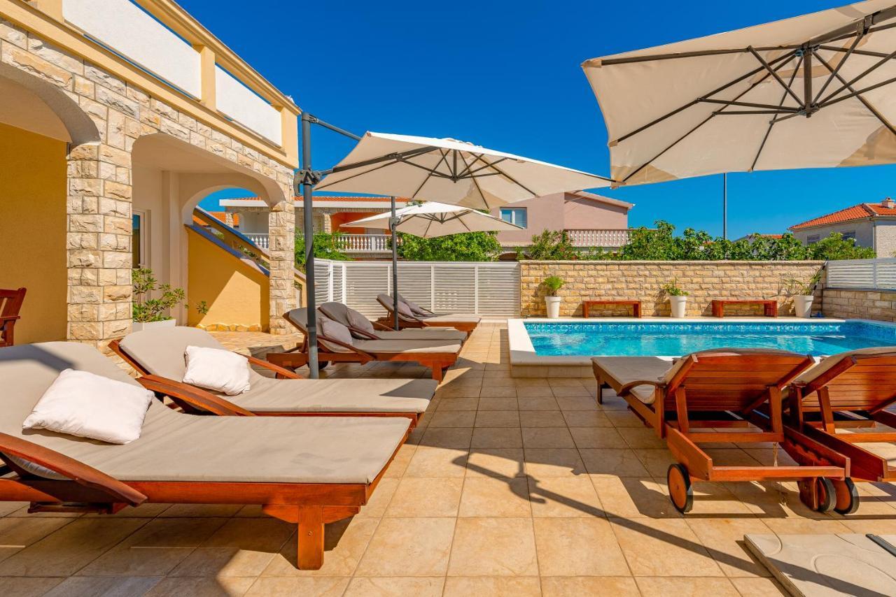ויר Villa Karmen - Poolhouse מראה חיצוני תמונה